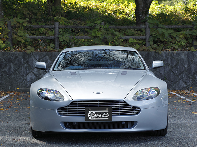 Aston Martin V8 vantage