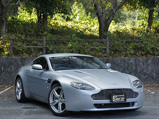 Aston Martin V8 vantage