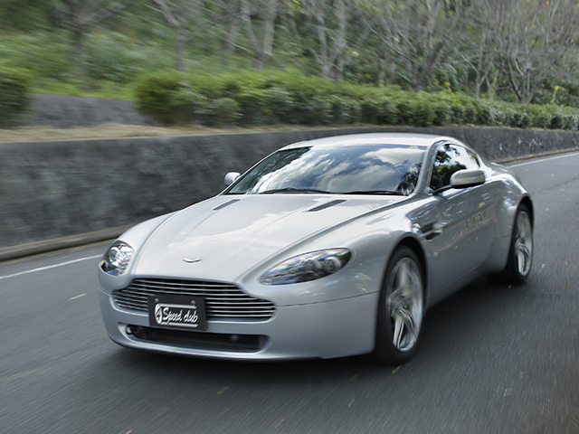 Aston Martin V8 vantage