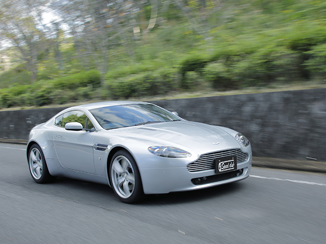 Aston Martin V8 vantage