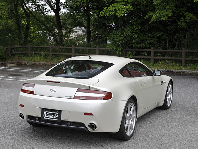 Aston Martin V8 vantage