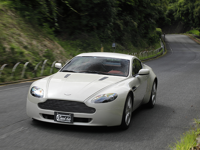 Aston Martin V8 vantage